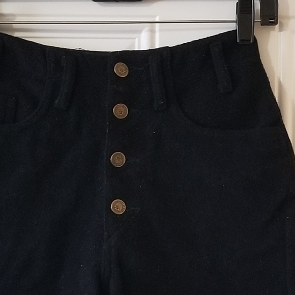 Guess High Rise short - Picture 7 of 12